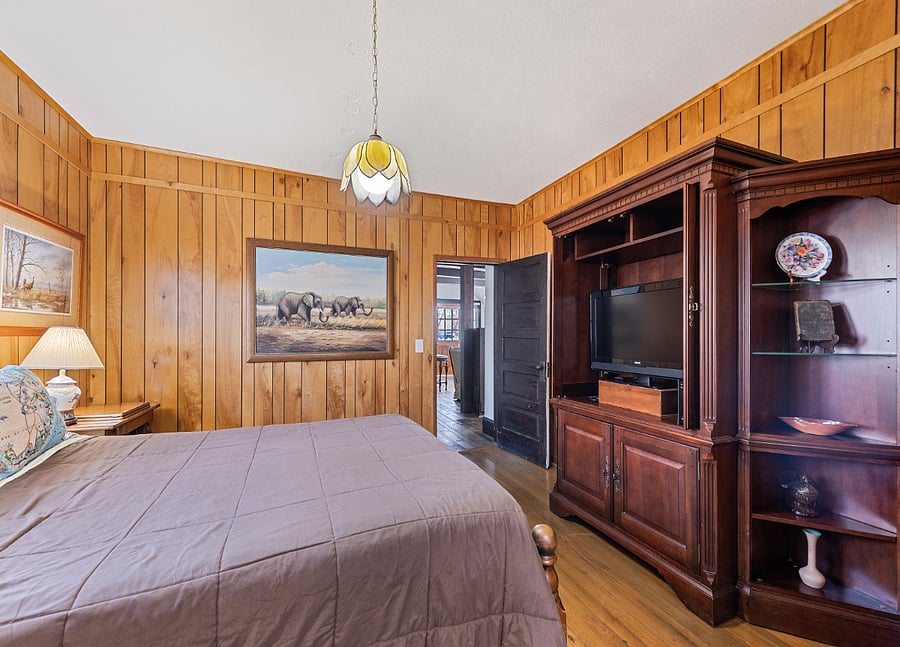 Bedroom 1 with Queen Bed