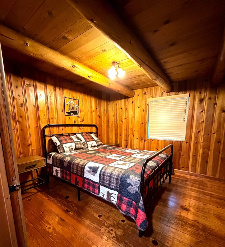 Bedroom #1 with a Queen Bed 