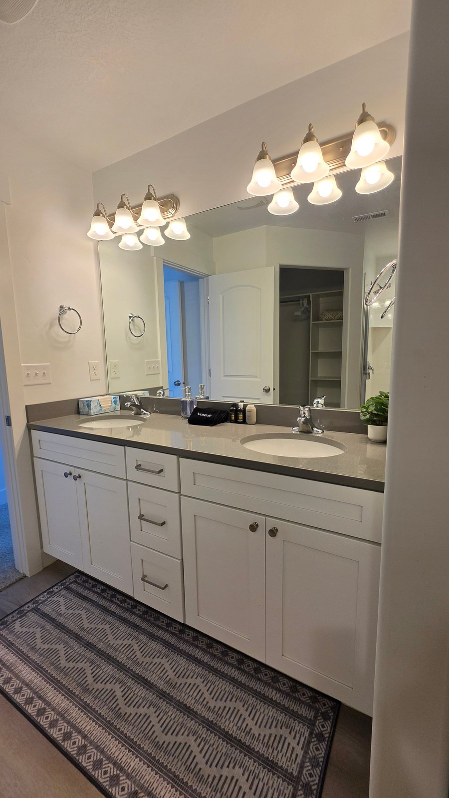 Furnished Finder property 1027884_1 photo 14