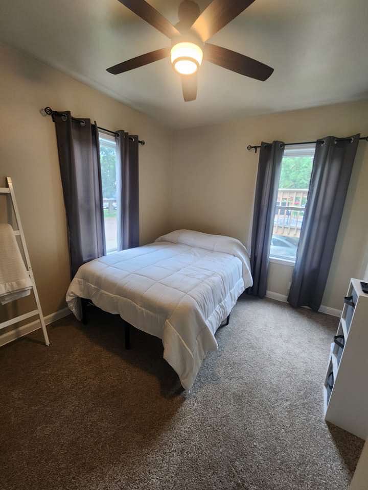 Bedroom 1: Double Full Bed, closet and Smart TV