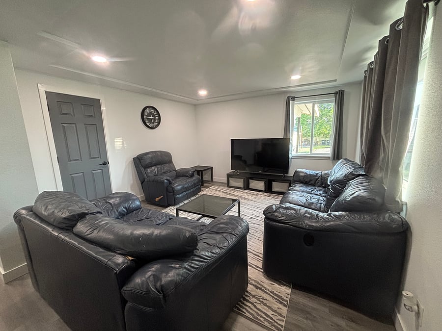 Furnished Finder property 1027898_1 photo 3