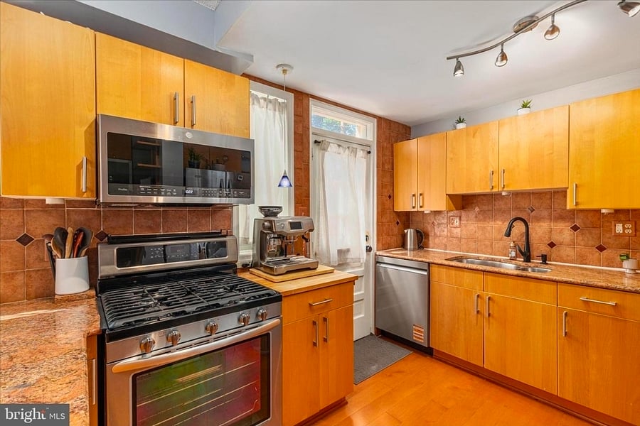 Furnished Finder property 1027937_1 photo 3