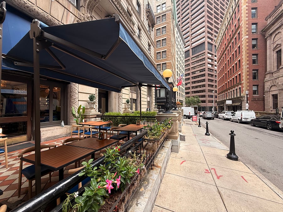 Outside the building- beautiful neighborhood..steps to a convenience store ,restaurants and retail shopping.  