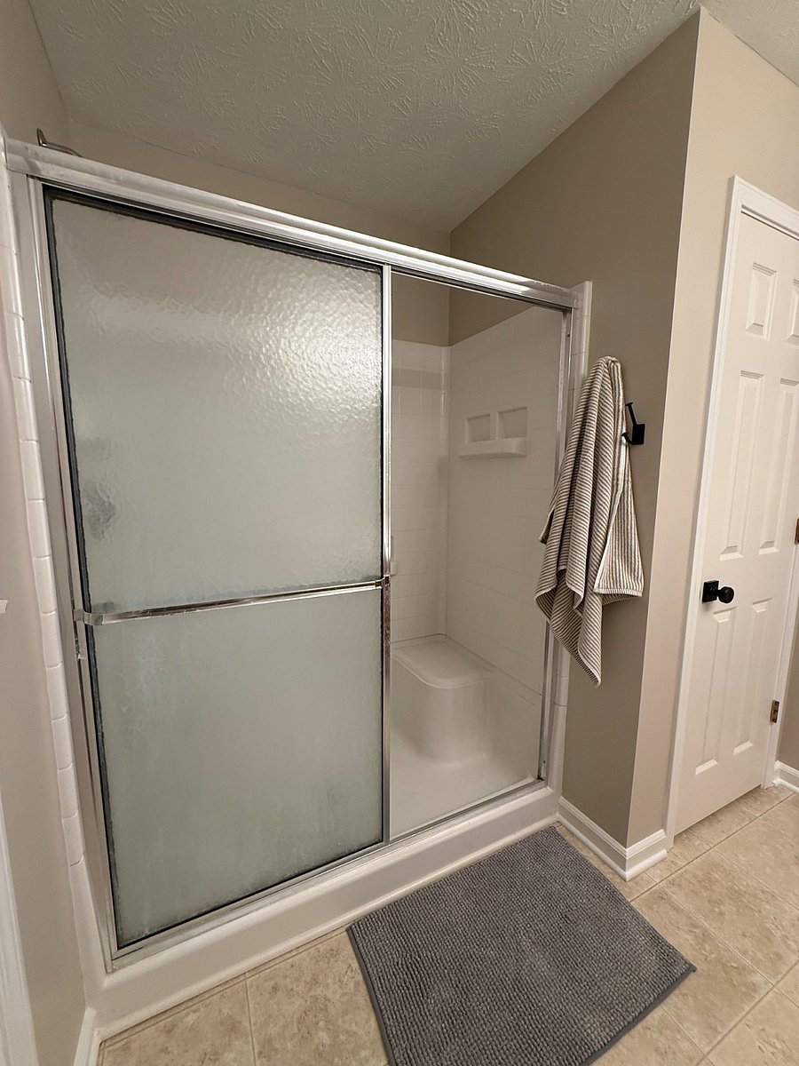 Walk-in shower 
