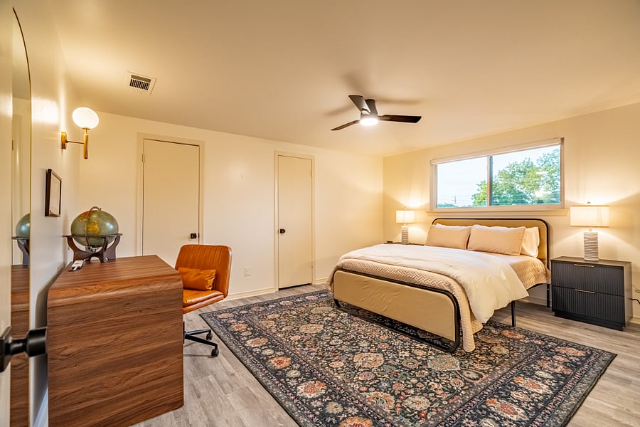 Upstairs bedroom 1 with queen bed