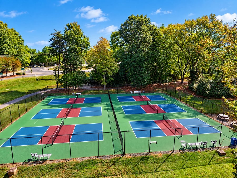 Pickleball and Tennis courts in walking distance