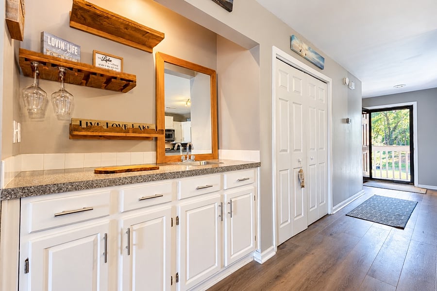 Bar area with sink