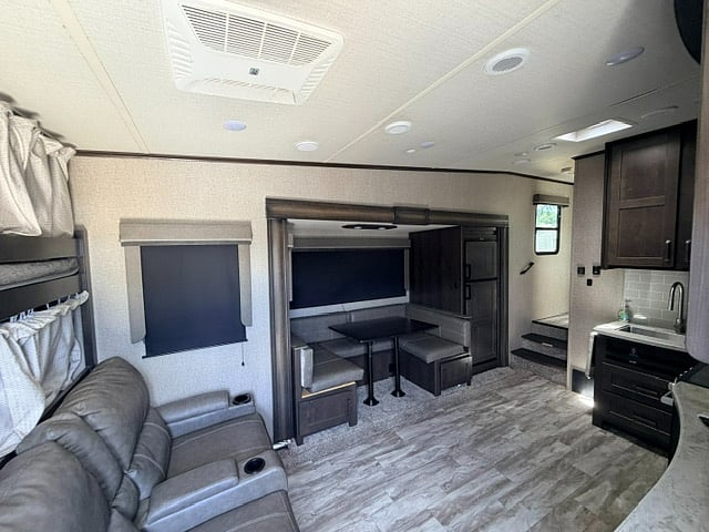 Furnished Finder property 1028024_1 photo 4