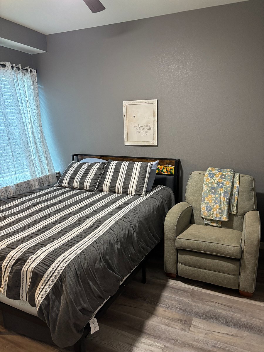 Guest bedroom
