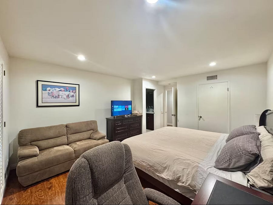 Furnished Finder property 1028112_1 photo 11