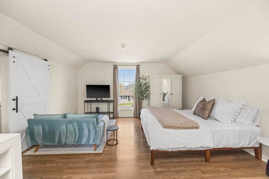 Light-filled and inviting, with a layout that gives you room to breathe and unwind!