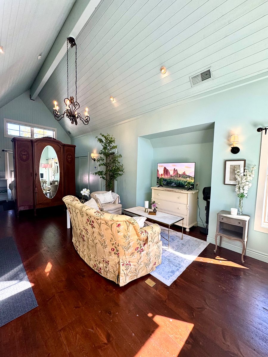 Furnished Finder property 1028169_1 photo 4