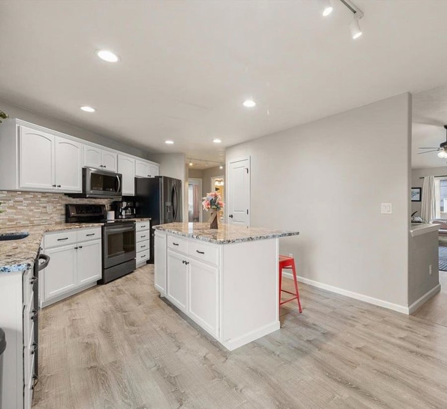 Furnished Finder property 1028234_1 photo 3