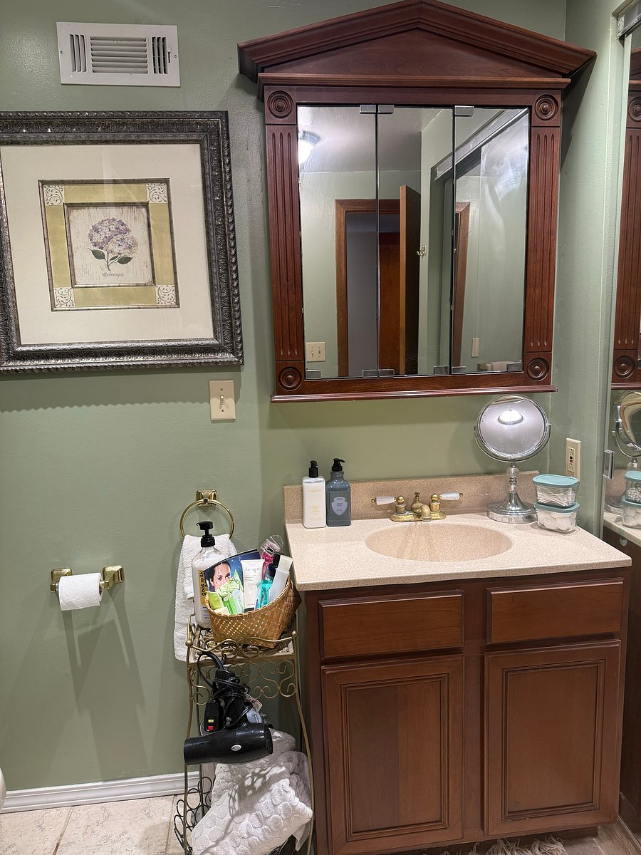 Furnished Finder property 1028237_1 photo 24