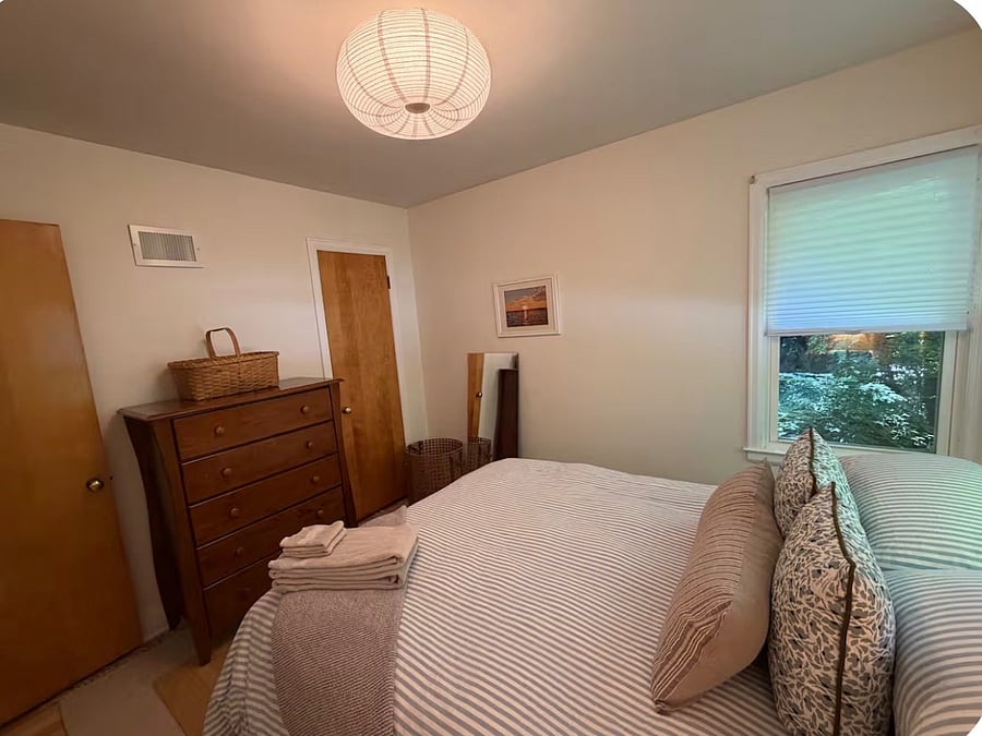 Second bedroom. Queen bed.