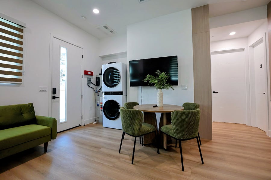 Furnished Finder property 1028290_1 photo 4