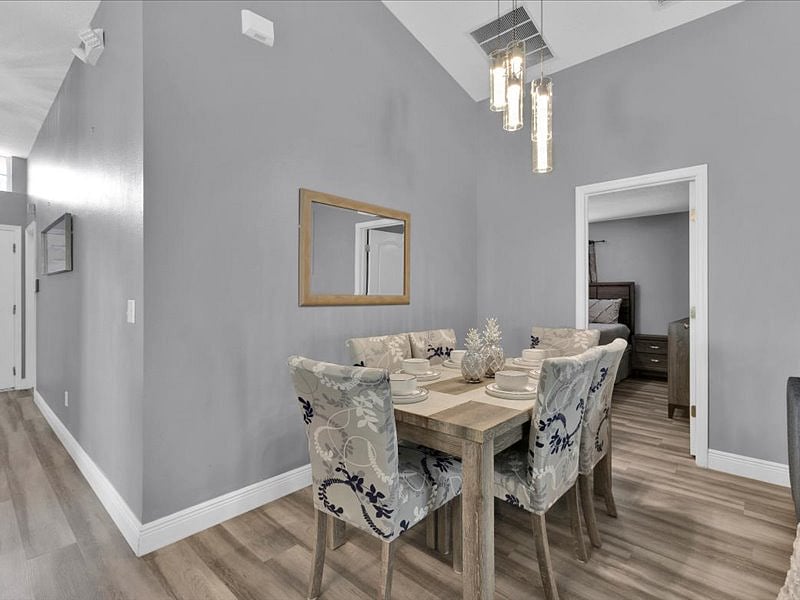 Furnished Finder property 1028327_1 photo 4