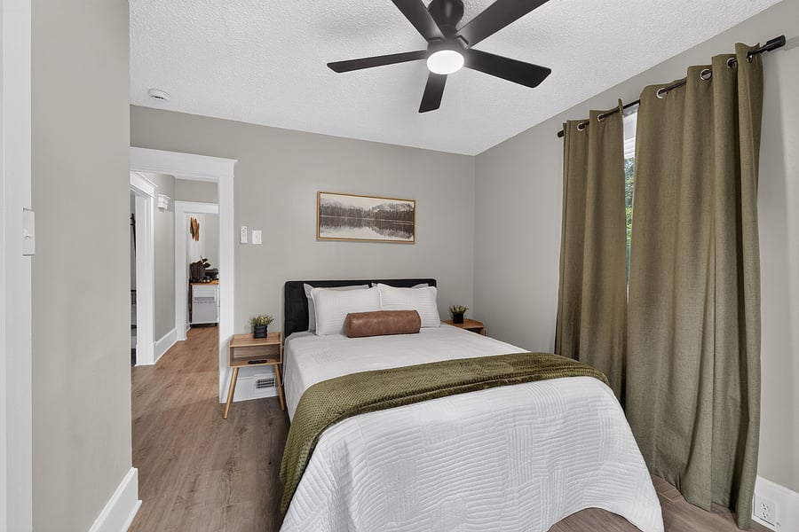 Bedroom 2- Queen bed, large closet & TV