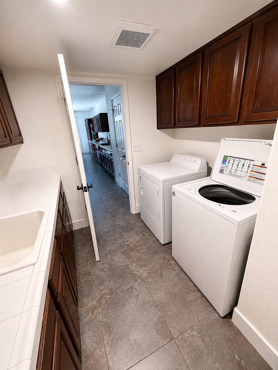 Washer/Dryer - Shared