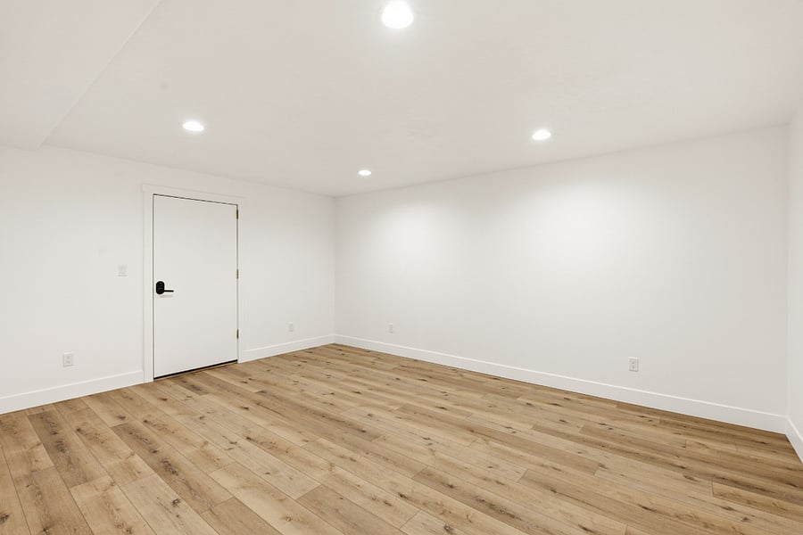 Office room with walk-in closet
