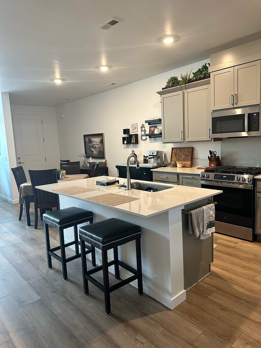 Furnished Finder property 1028628_1 photo 3