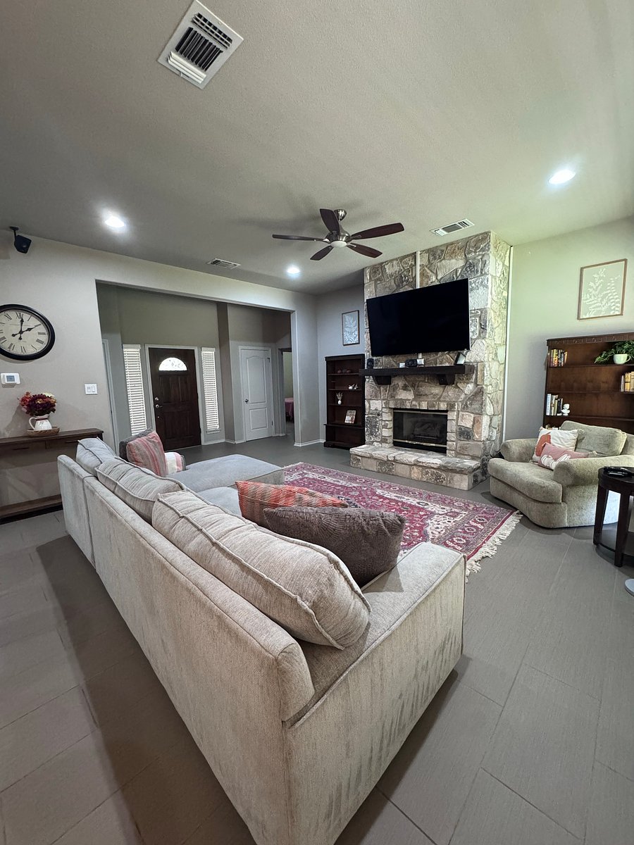 Furnished Finder property 1028667_1 photo 3