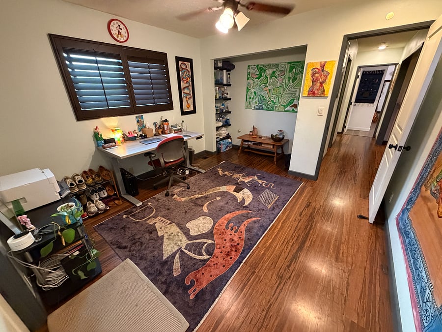 Office and supply closetLi