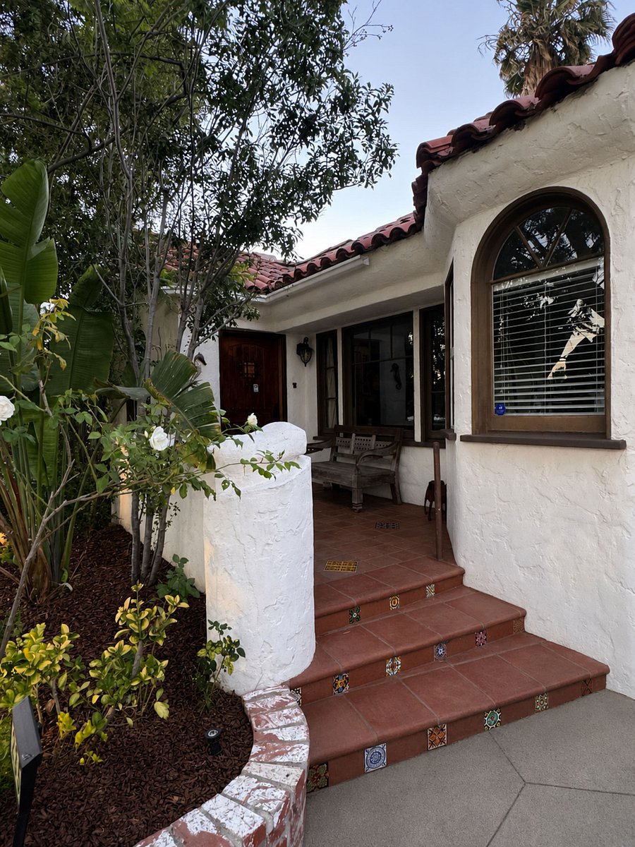 Furnished Finder property 1028676_1 photo 2
