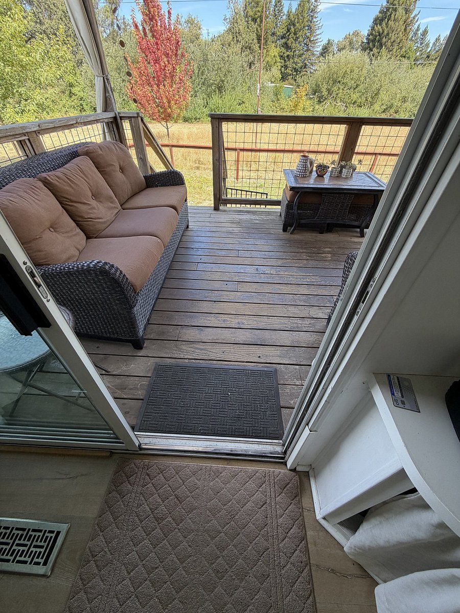 Furnished Finder property 1028686_1 photo 16