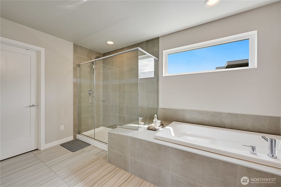 Furnished Finder property 1028691_1 photo 3