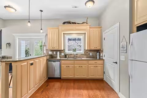 Furnished Finder property 1028700_1 photo 8