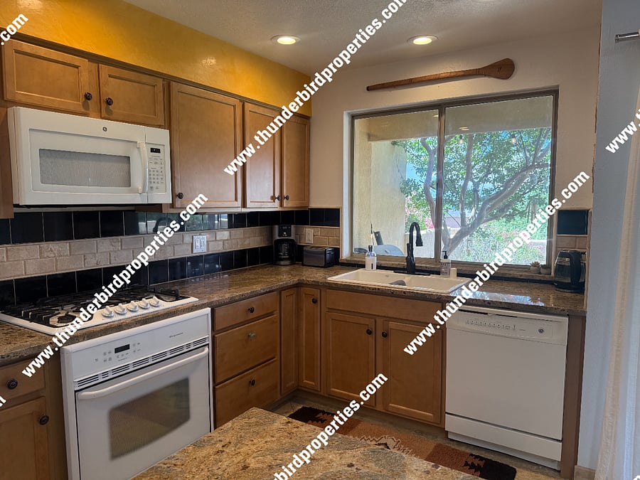 Furnished Finder property 1028769_1 photo 11