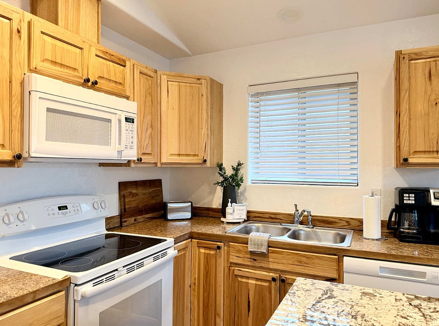 Furnished Finder property 1028776_1 photo 3