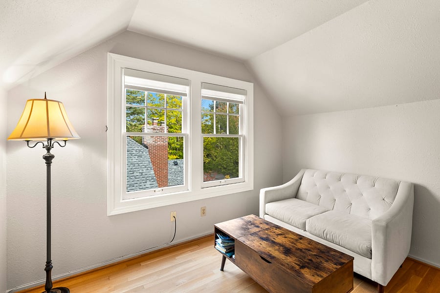 There is a small sitting area in the upstairs suite than can also serve as a second, private workspace.