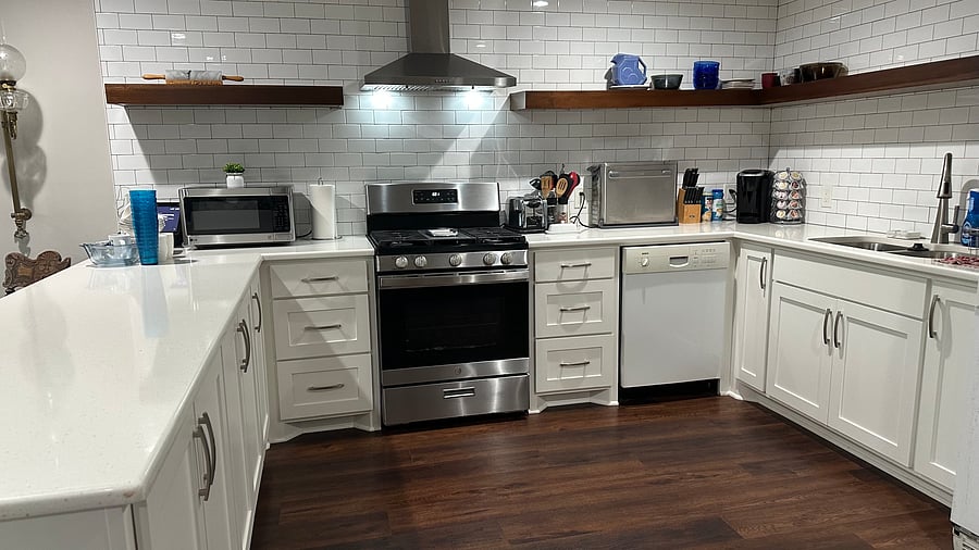 Fully furnished kitchen