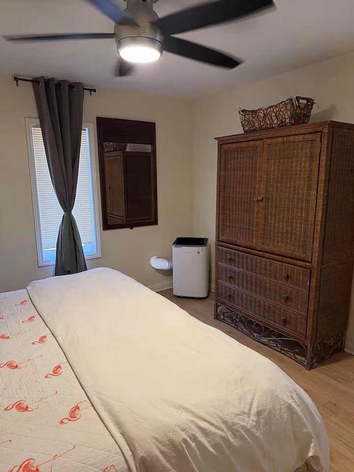 King Bedroom Armorie