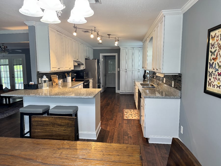 Kitchen with laundry room in back