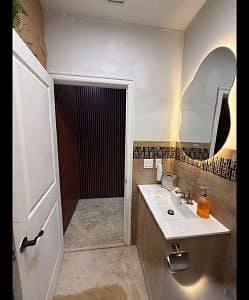 Furnished Finder property 1028991_1 photo 24
