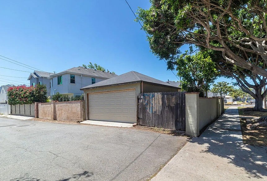 Furnished Finder property 1029001_1 photo 27