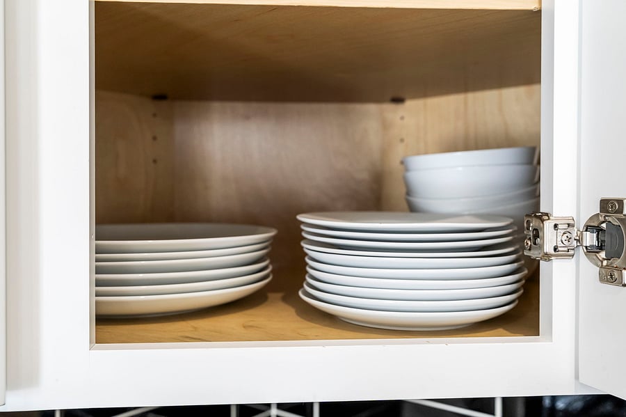 A full set of plates and bowls means home-cooked dinners, packed lunches and fewer takeout nights during your stay.
