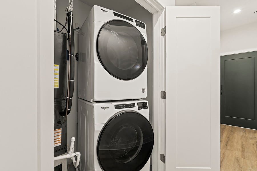 Pack lighter with a private in-unit washer and dryer. Scrubs, workwear and linens stay fresh without a single trip to the laundromat.