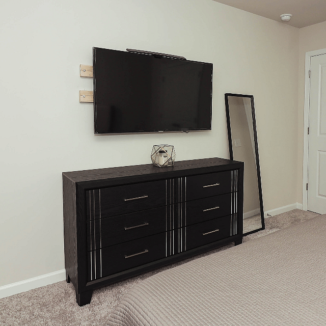 Drawer & Smart TV