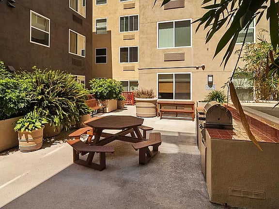 Furnished Finder property 1029209_1 photo 2