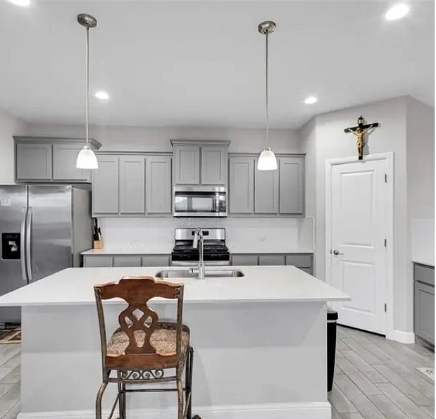 Furnished Finder property 1029210_1 photo 3