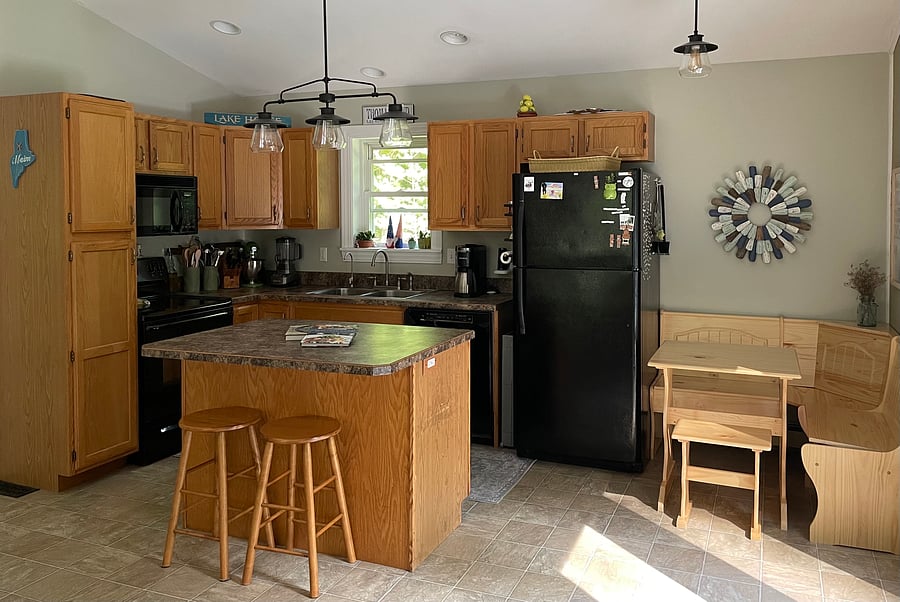 Kitchen fully equipped with plenty of cooking utensils