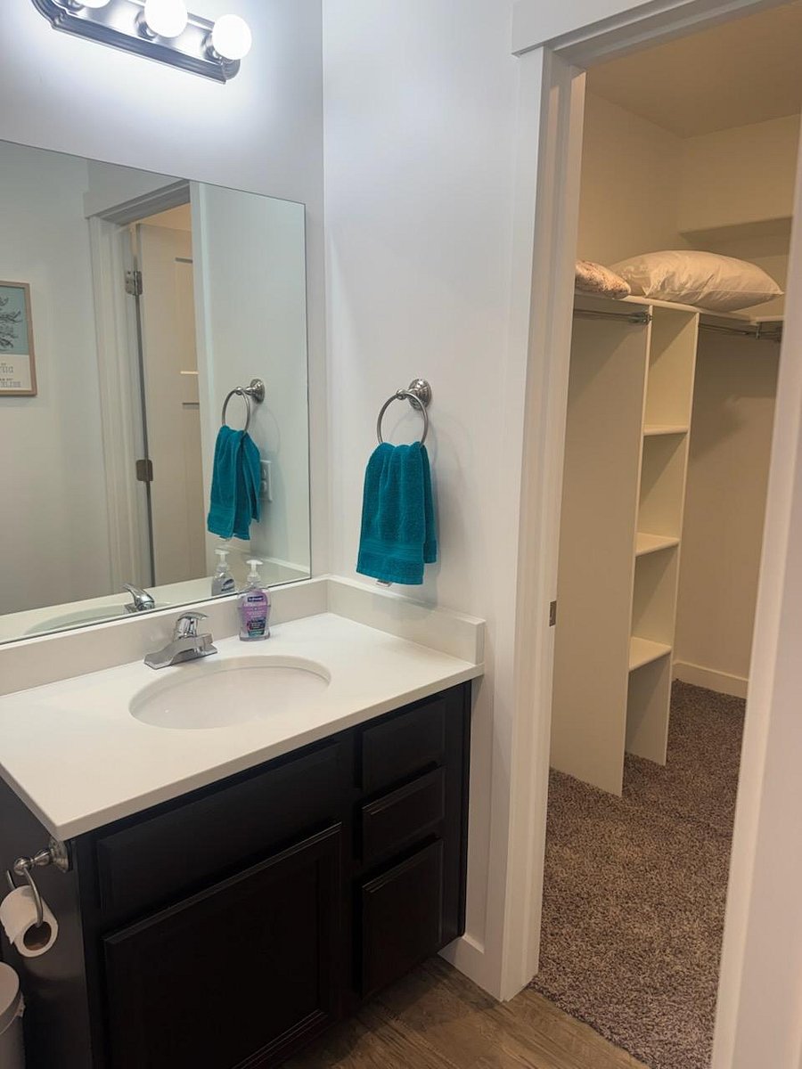 Furnished Finder property 1029247_1 photo 32