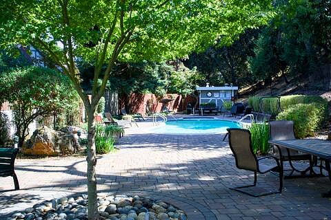 Furnished Finder property 1029315_1 photo 33