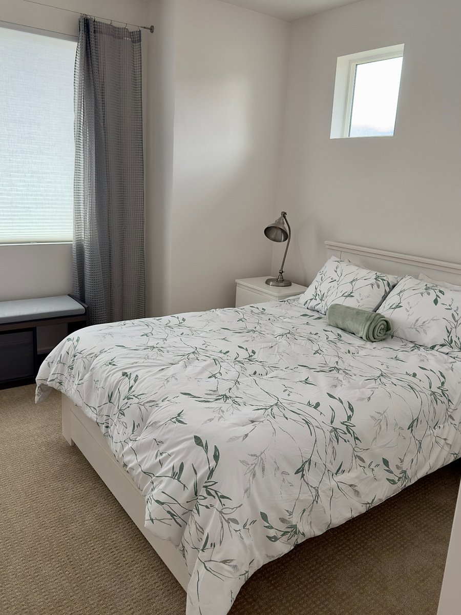 Queen 2nd Bedroom