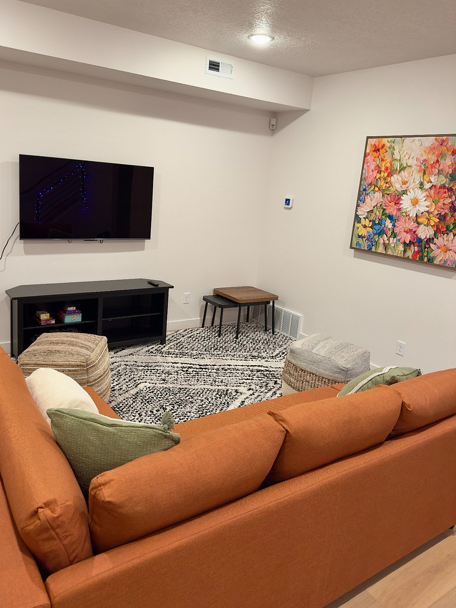 1st Floor bonus room with Full pul-out bed