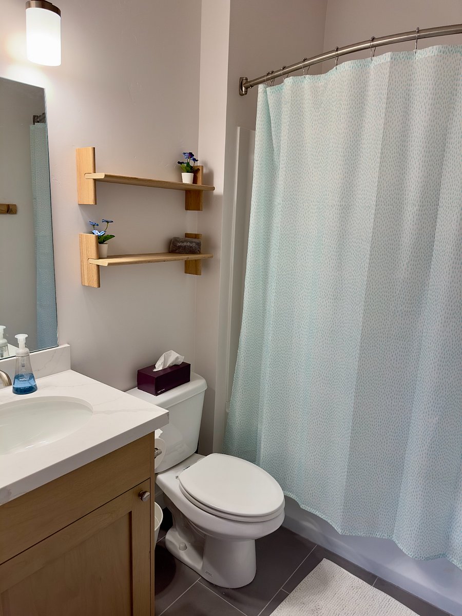 2nd Full Bathroom